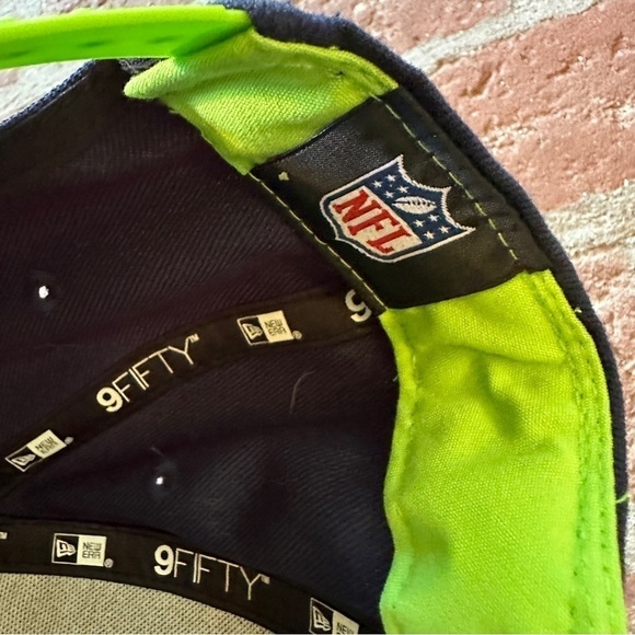 Seattle Seahawks New Era Navy/Neon Green 2018 NFL 9FIFTY Snapback Adjustable Hat - Picture 10 of 15